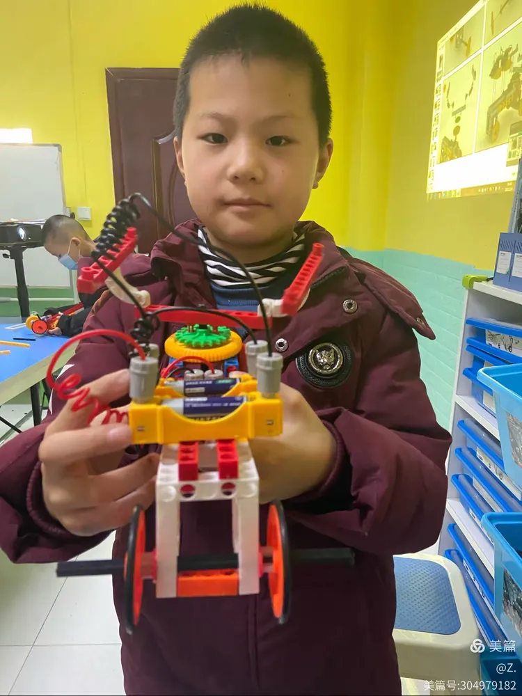 5:30  启梦机器人寒假课程